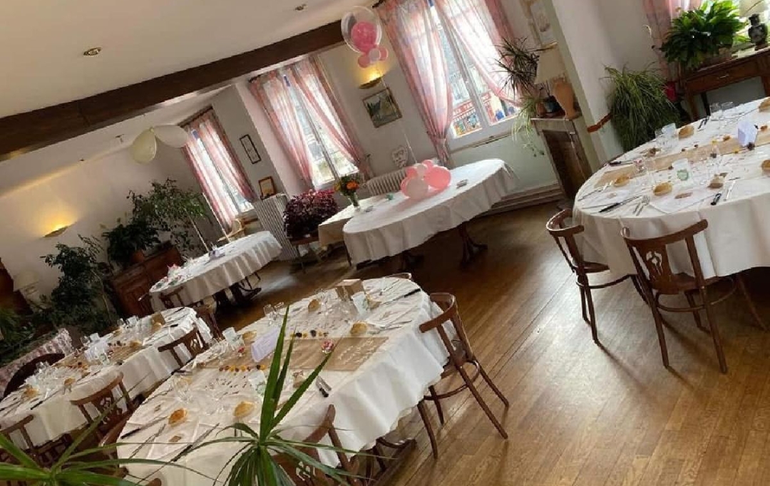 LE VASE IMMOBILIER : Other | VIC-SUR-AISNE (02290) | 251 m2 | 99 000 € 