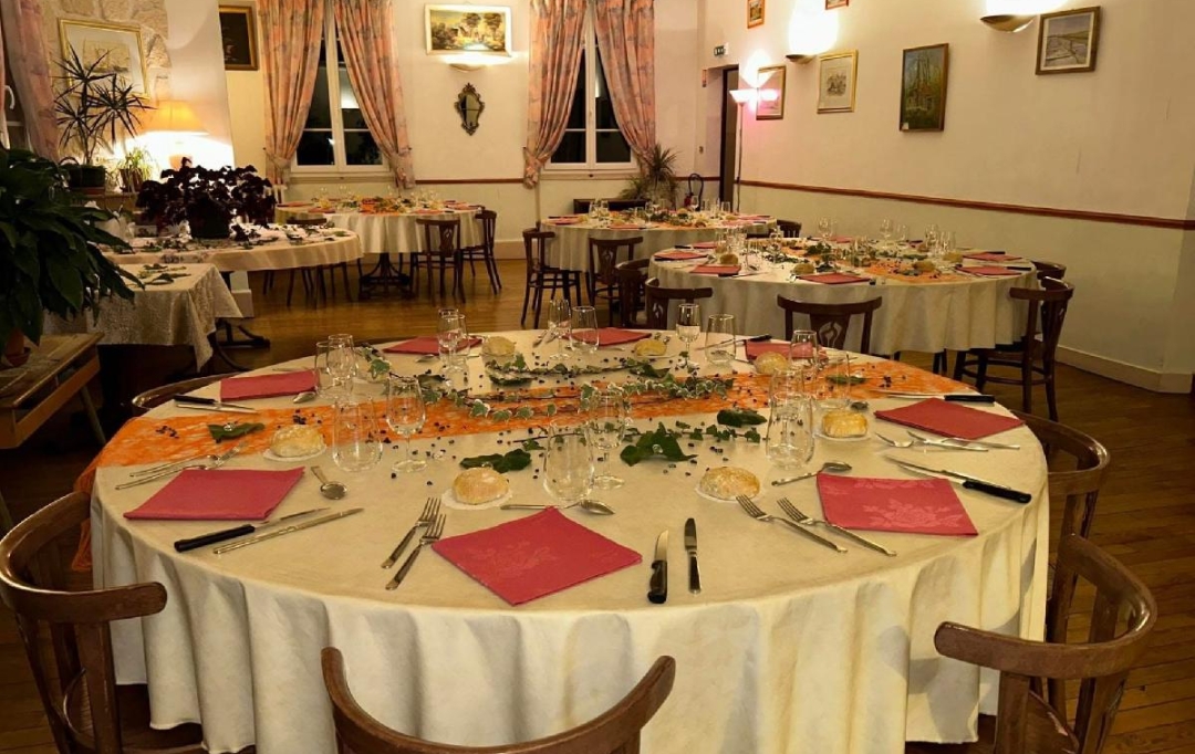 LE VASE IMMOBILIER : Other | VIC-SUR-AISNE (02290) | 251 m2 | 99 000 € 