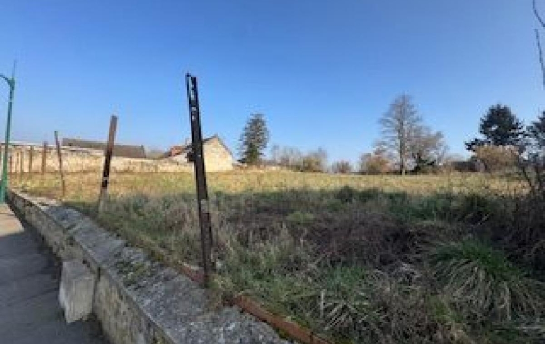 LE VASE IMMOBILIER : Ground | CIRY-SALSOGNE (02220) | 2 100 m2 | 109 000 € 