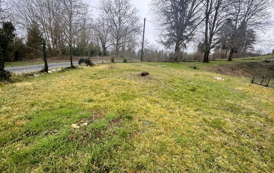 LE VASE IMMOBILIER : Ground | SOISSONS (02200) | 500 m2 | 34 500 € 