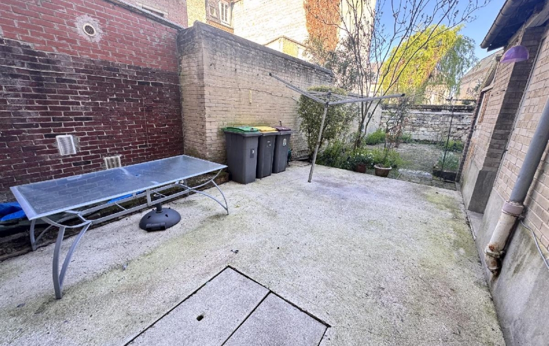 LE VASE IMMOBILIER : Immeuble | SOISSONS (02200) | 168 m2 | 254 000 € 