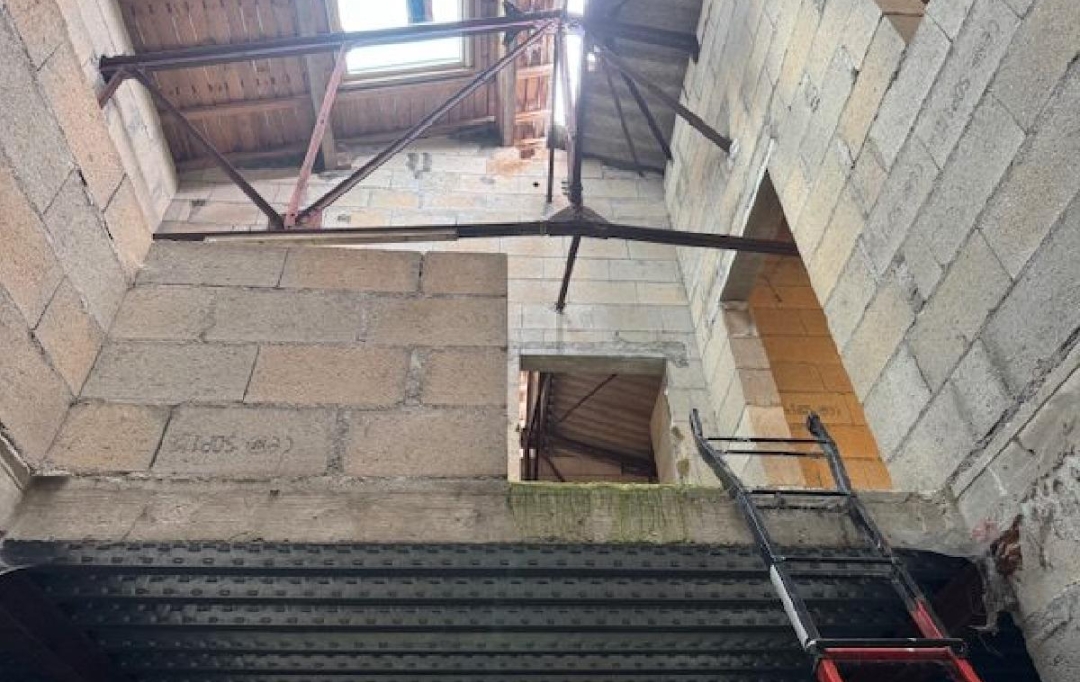 LE VASE IMMOBILIER : House | SOISSONS (02200) | 350 m2 | 202 000 € 