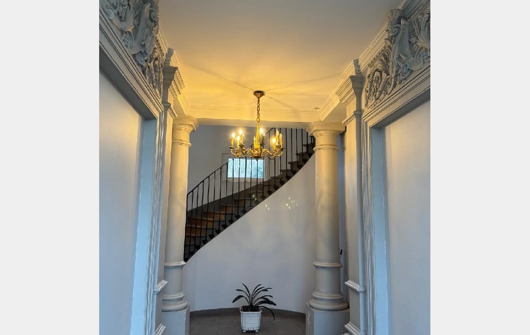 LE VASE IMMOBILIER : Immeuble | VAILLY-SUR-AISNE (02370) | 457 m2 | 819 000 &euro; 