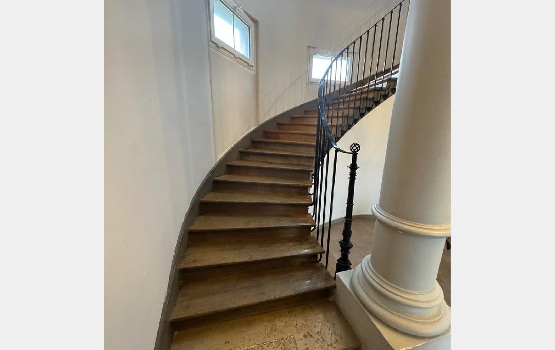 LE VASE IMMOBILIER : Immeuble | VAILLY-SUR-AISNE (02370) | 457 m2 | 819 000 &euro; 