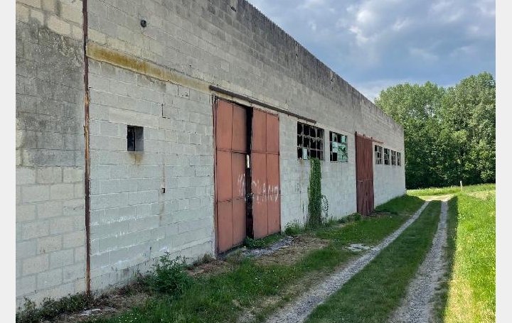 Local commercial   COUCY-LE-CHATEAU-AUFFRIQUE  917 m2 120 000 € 